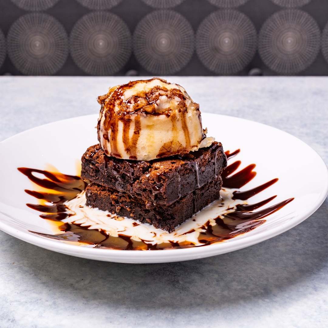 Order Double-stack Brownie food online from Kona Grill store, Eden Prairie on bringmethat.com