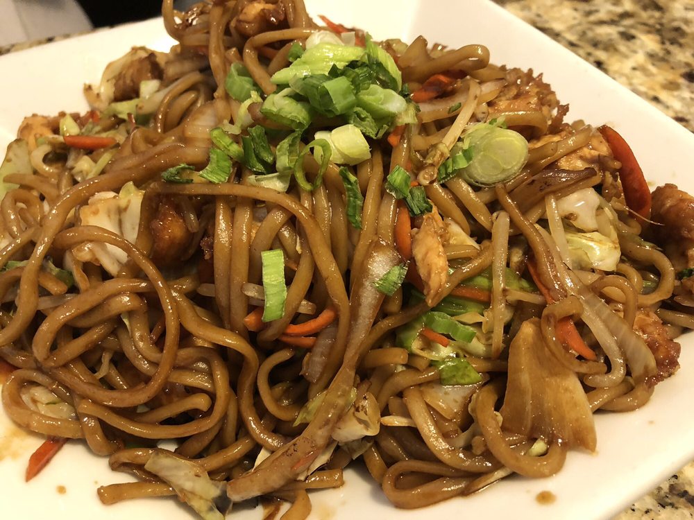 Order Q Style Lo Mein food online from Noodle Q Home Style Fresh Noodles store, Fresno on bringmethat.com