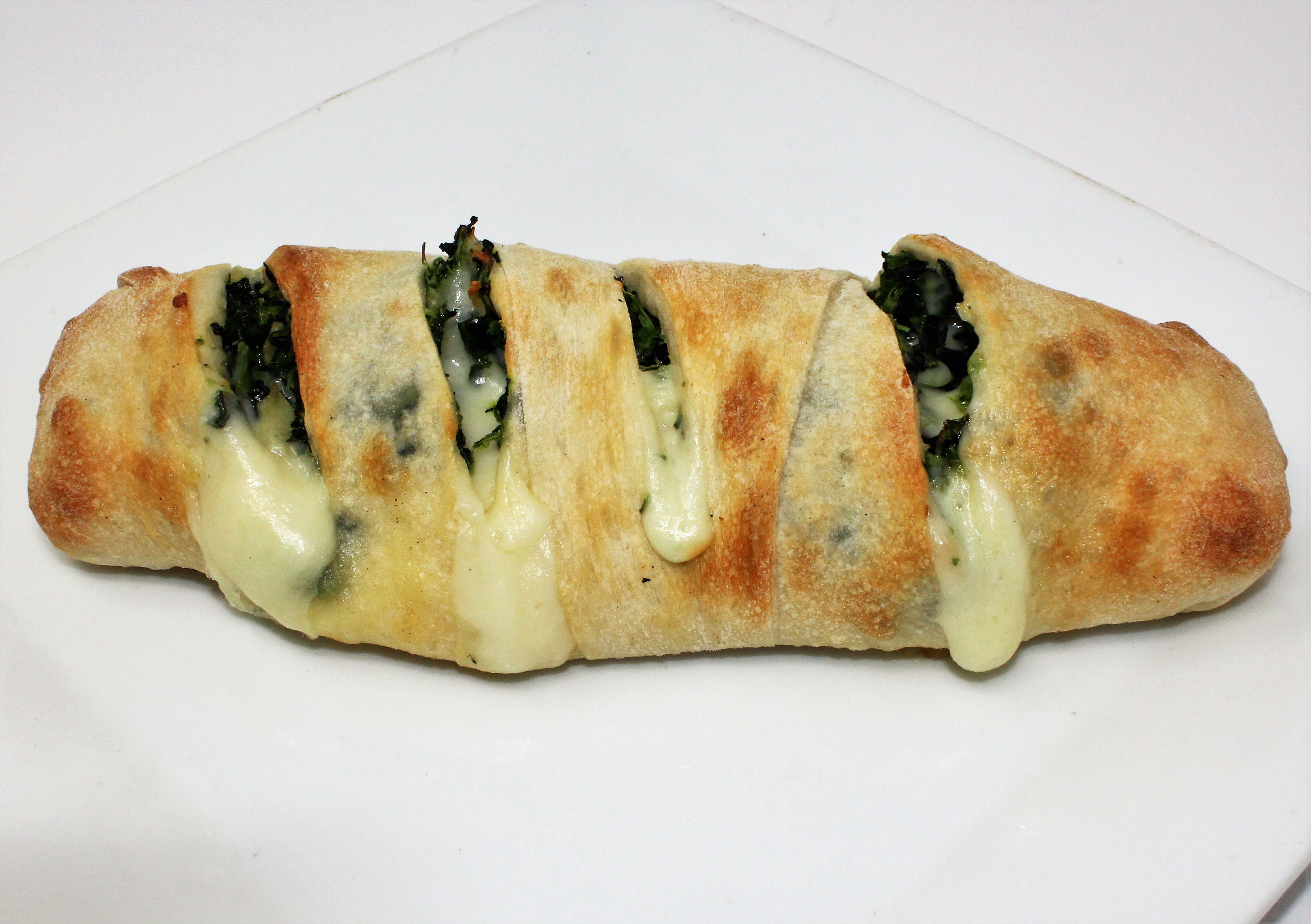 Order Spinach Roll - Roll food online from Mona Lisa Pizzeria Ristorante store, Bayonne on bringmethat.com