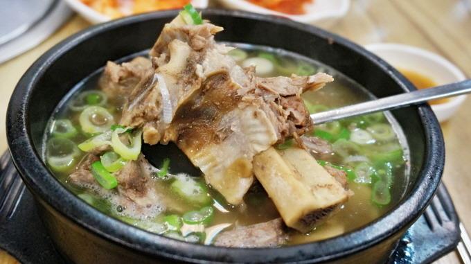 Order D-10A. Short Rib Soup (갈비탕/牛排骨汤) food online from Restaurant Namsan store, Los Angeles on bringmethat.com