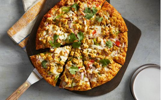 Order Curry Chicken Masala Pizza food online from Curry Pizza House store, Dublin on bringmethat.com