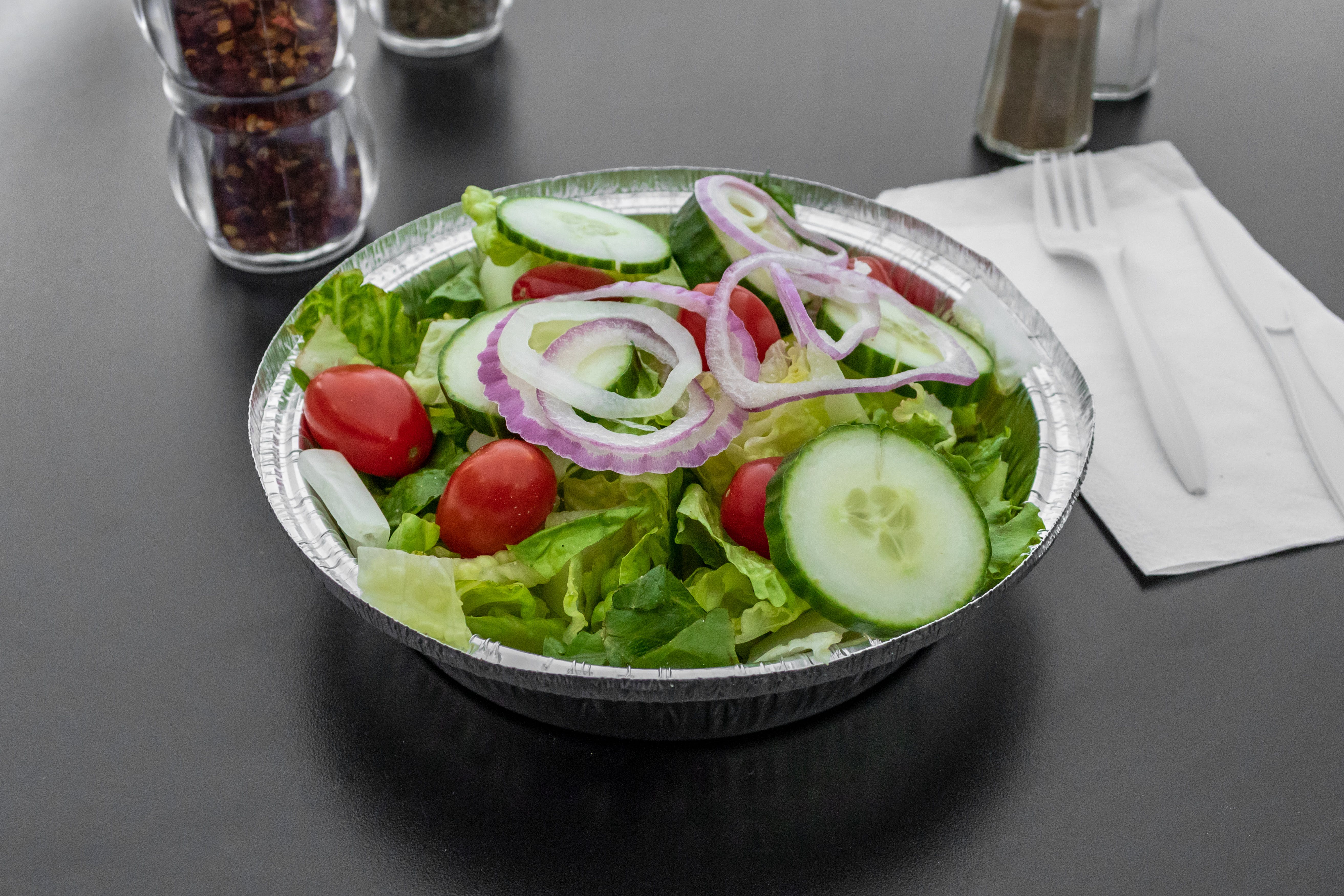 Order Garden Salad - Small food online from Douglass Pizza & Grill store, Franklin Park on bringmethat.com