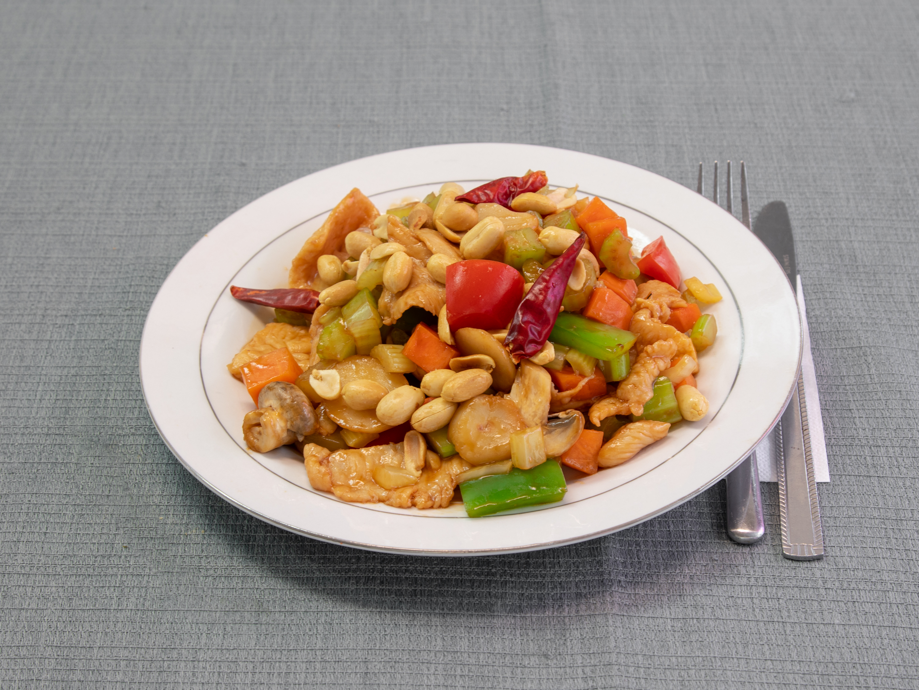 Order 90. Kung Pao Chicken food online from Tsing Garden store, West New York on bringmethat.com
