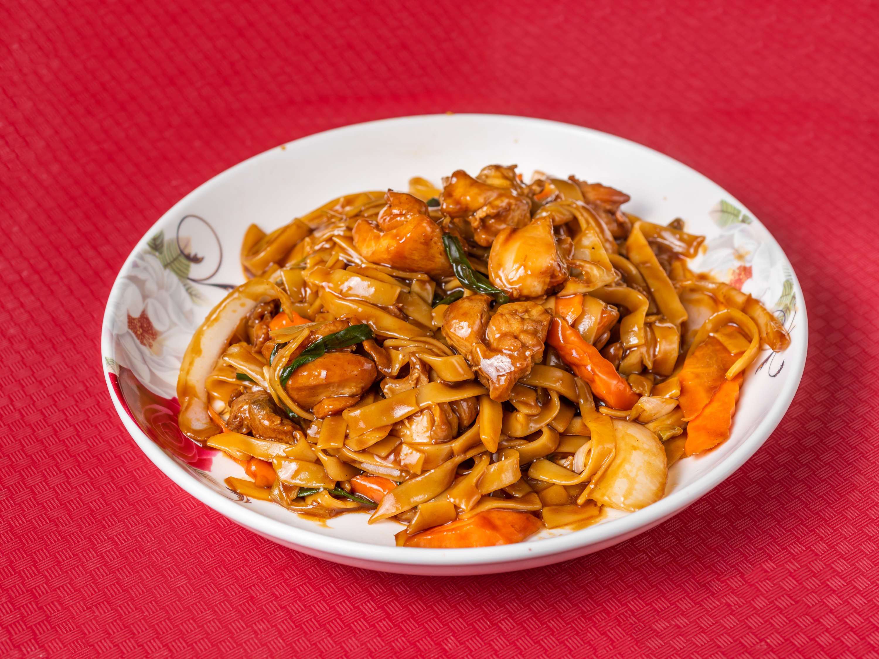 Order L3. Chicken Lo Mein food online from Dynasty Chinese Food Delivery-take Out store, Lafayette on bringmethat.com