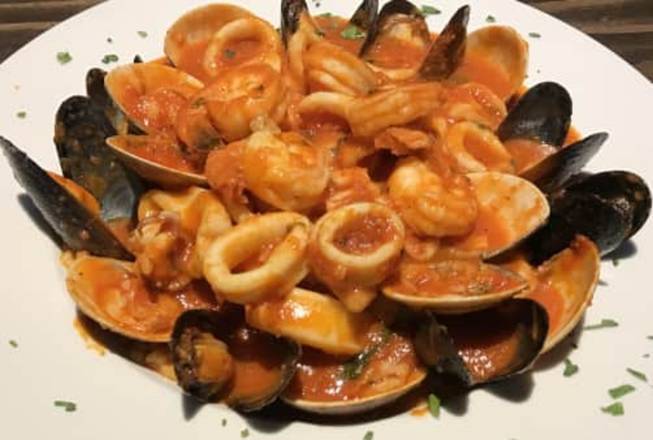Order Risotto Pescatore food online from Salerno Pizzeria & Sports Bar store, Hodgkins on bringmethat.com