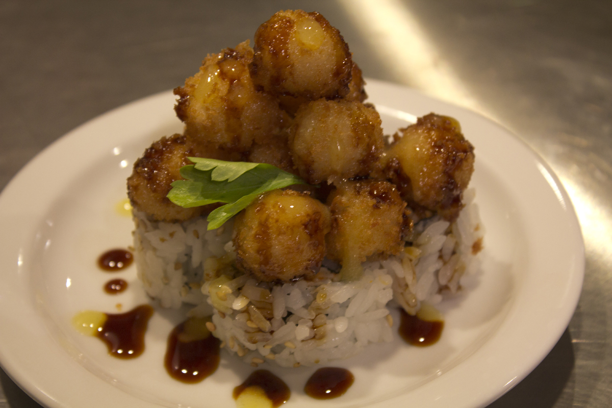 Order Crunch Scallop Roll food online from House Modern Sushi store, Mesa on bringmethat.com