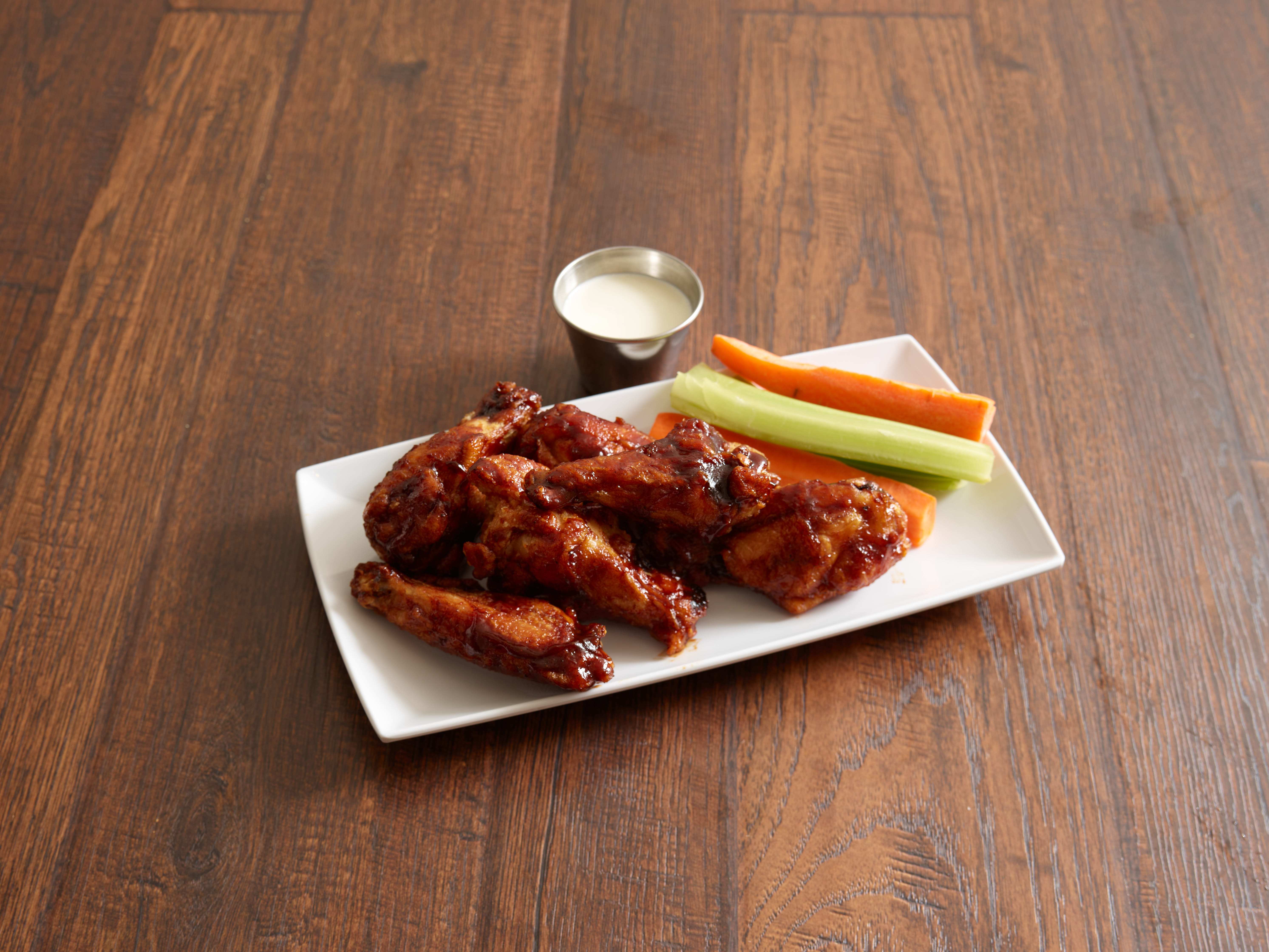 Order Bully's Original Bone-In Jumbo Wings food online from Bully's Sports Bar & Grill store, Sparks on bringmethat.com