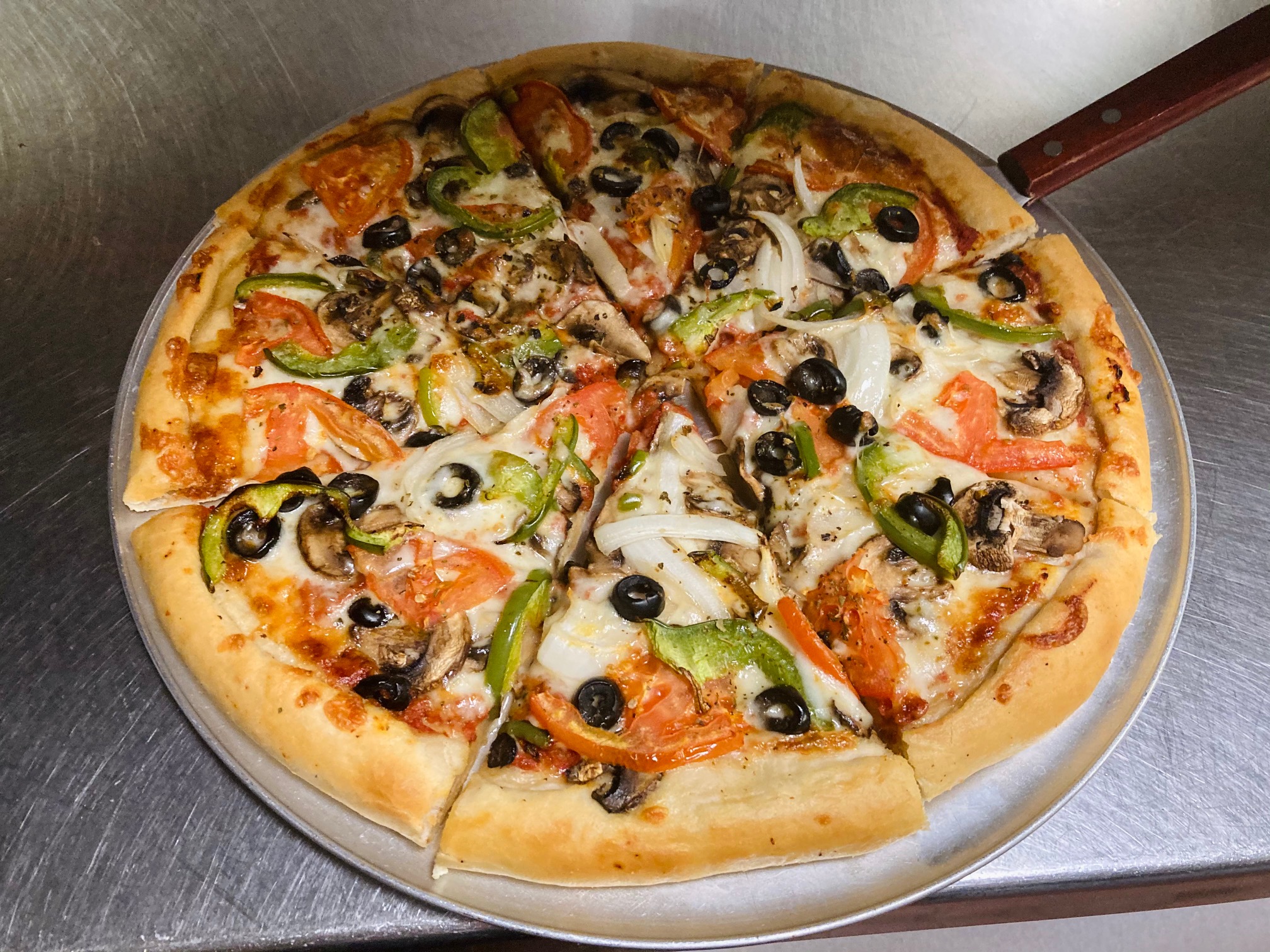 Order 10" or 14" Veggie Pizza food online from Saints Pub + Patio store, Independence on bringmethat.com