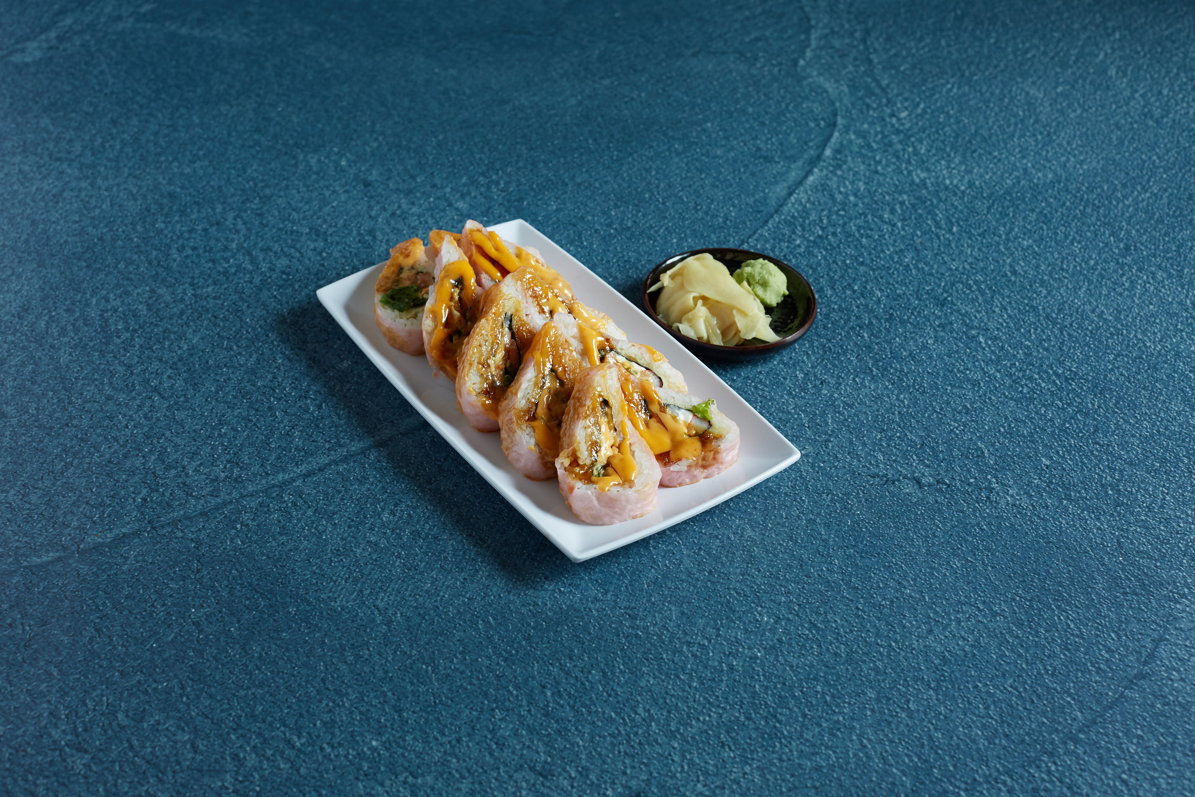 Order 8. Tiger Eye Roll food online from Takara Sushi store, Minneapolis on bringmethat.com