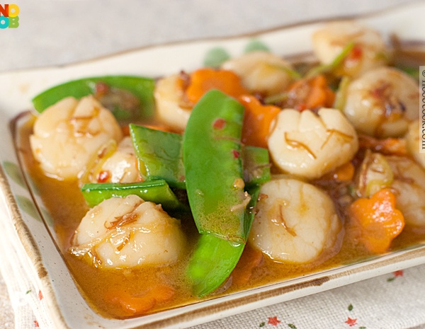 Order S6. Fresh Scallops with Garlic Sauce food online from China Gourmet store, Palmetto Bay on bringmethat.com