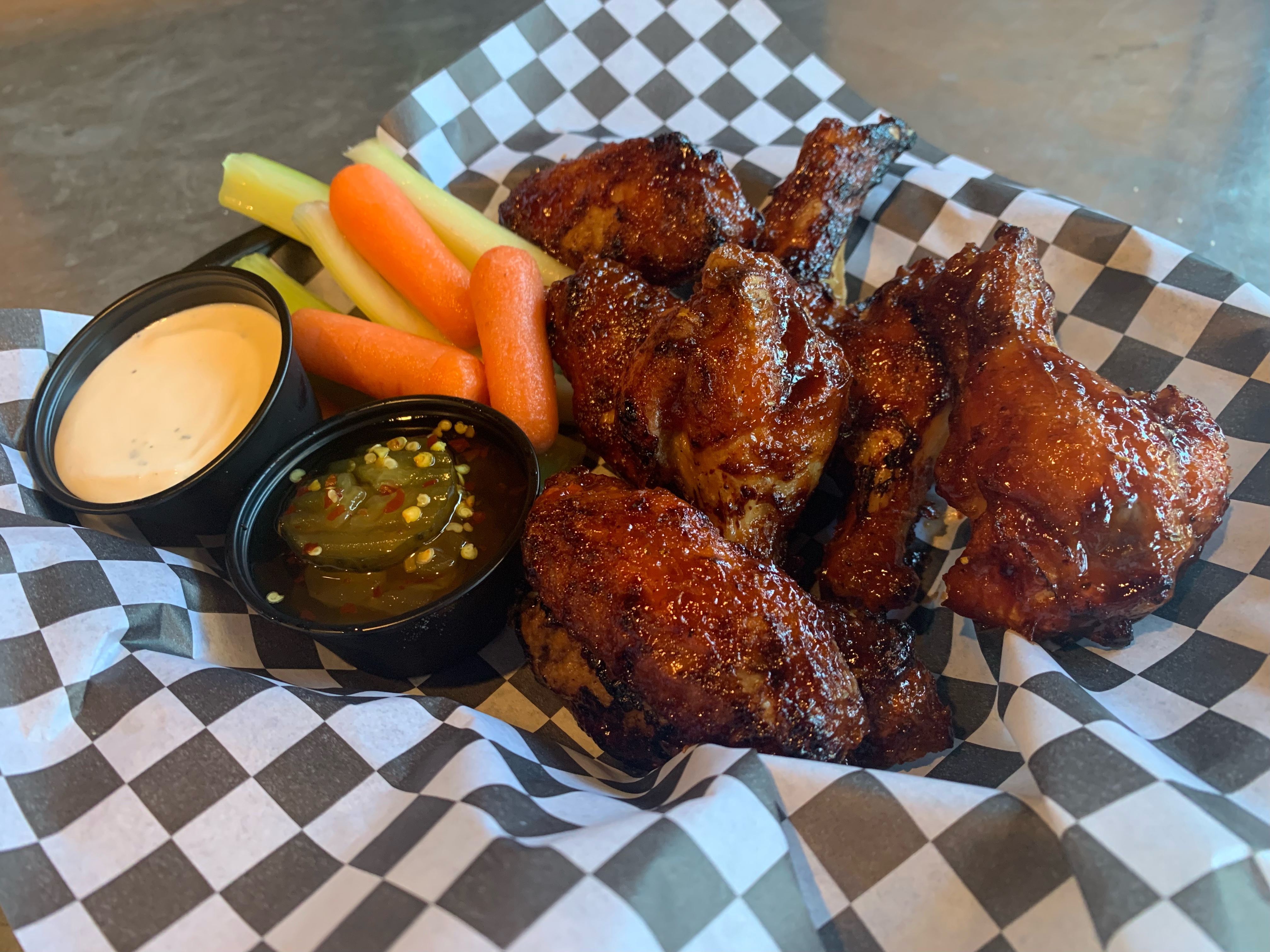 Order BBQ Hot Wings food online from Hall Street Pizza Company store, Portland on bringmethat.com