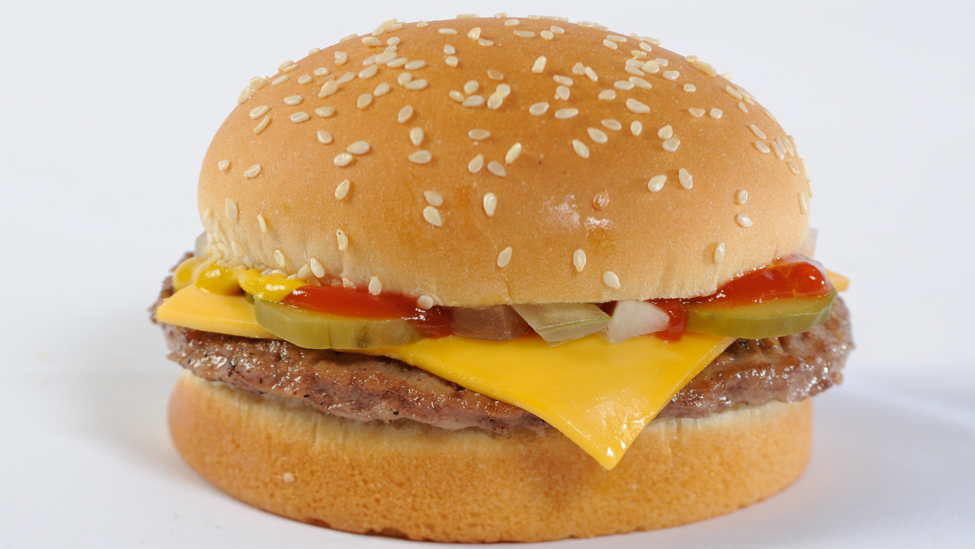 Order Combo 12. Cheeseburger food online from Amigos/Kings Classic store, Lincoln on bringmethat.com