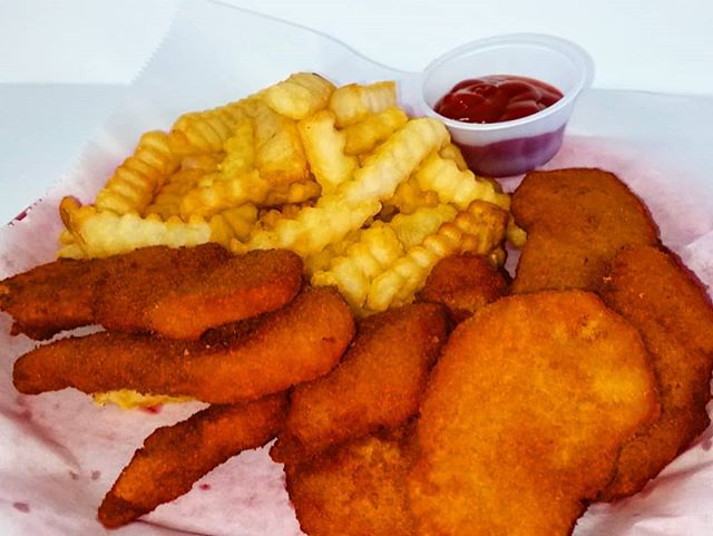 Order 7 Chicken Tenders food online from Maccabees Kosher Deli store, Des Moines on bringmethat.com