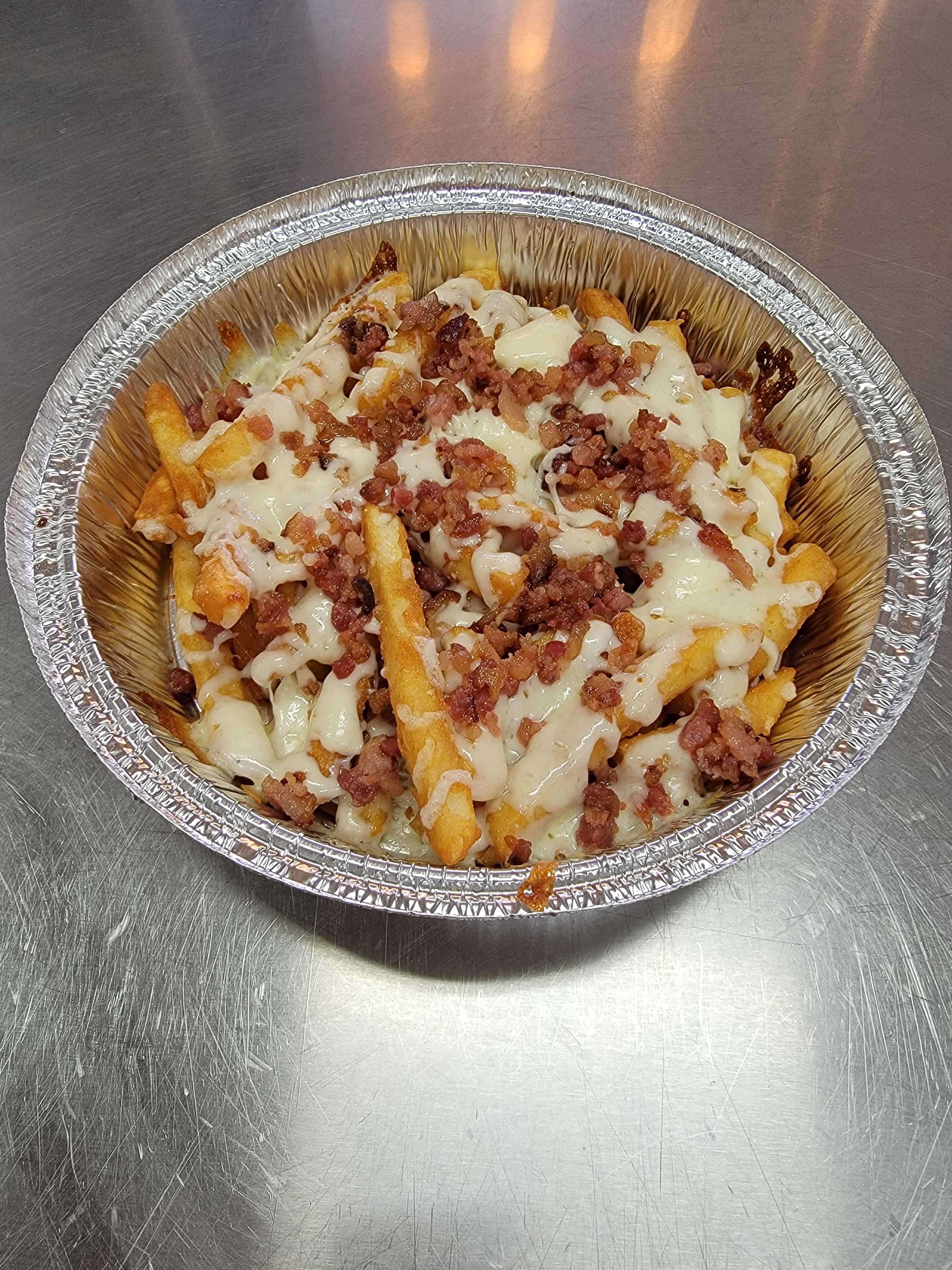 Order Bacon Cheese Fries - Appetizer food online from Tony Pizza store, Highspire on bringmethat.com