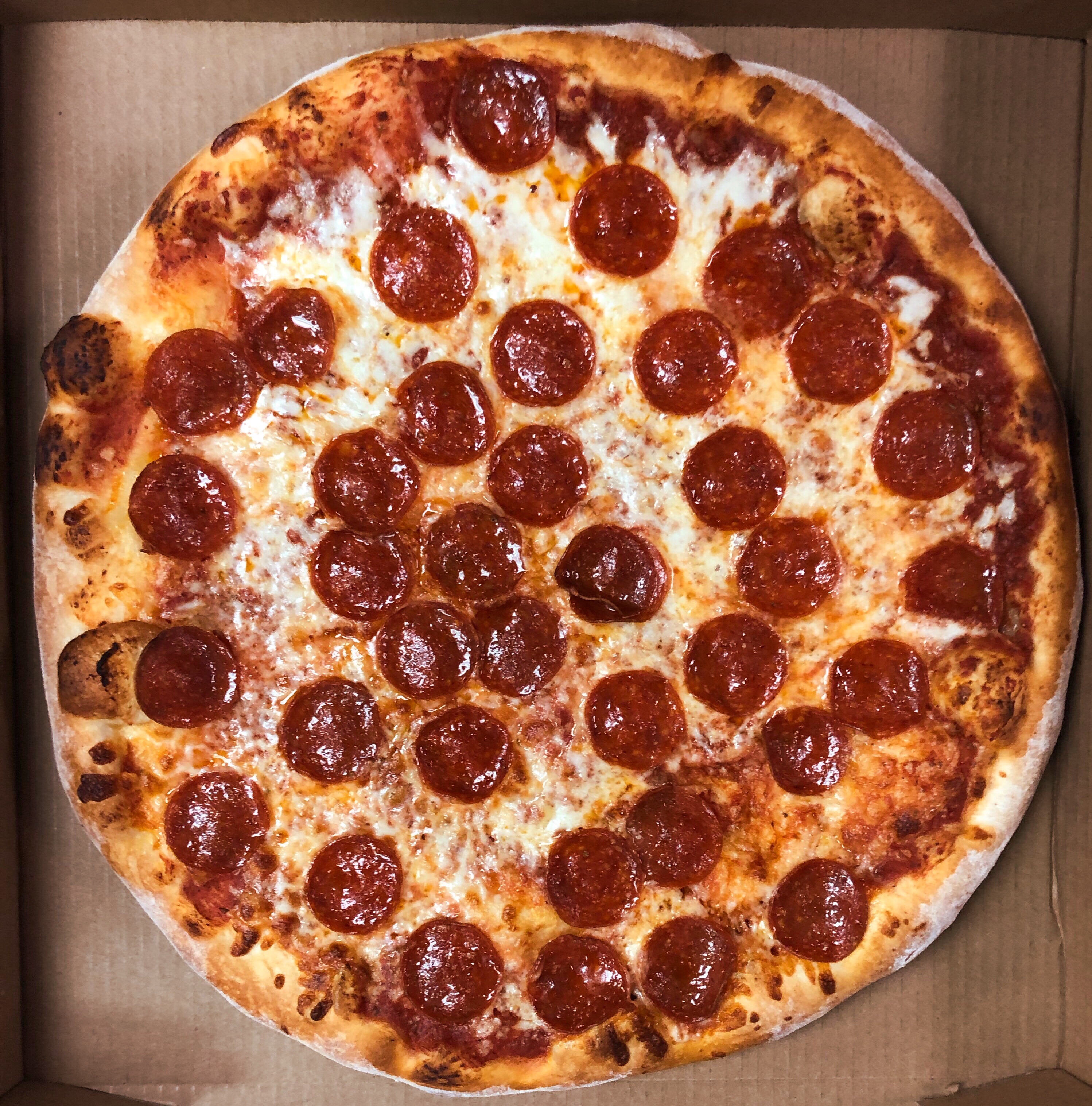 Order New York Style Pizza food online from Linda New York Pizzeria store, Rochester on bringmethat.com
