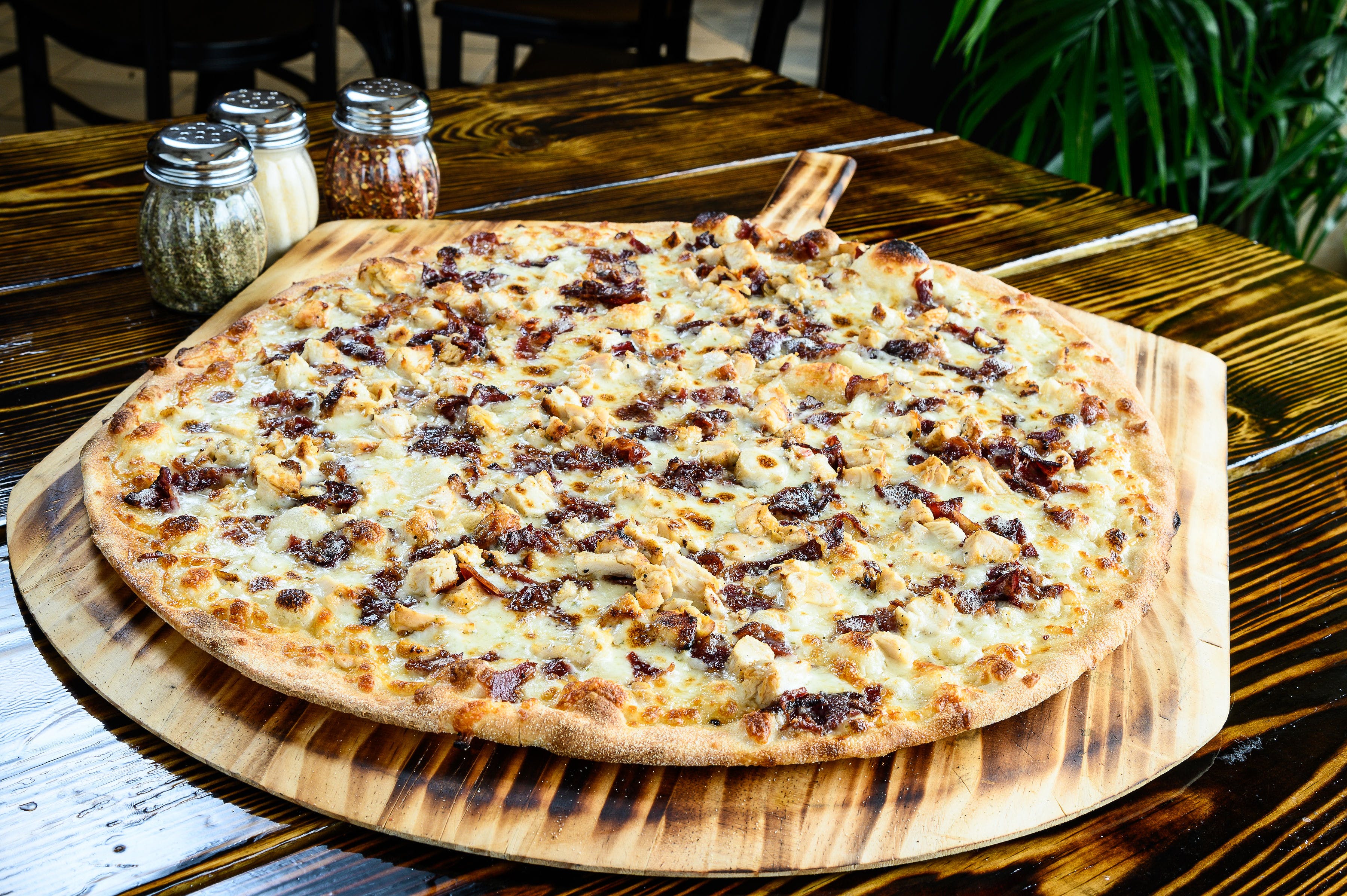 Order Chicken Bacon Ranch Pizza - Small 12'' food online from Flamez wood fired pizza store, Blackwood on bringmethat.com