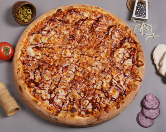 Order Italy's BBQ Chicken Pizza food online from Brooklyn Calzones store, Houston on bringmethat.com