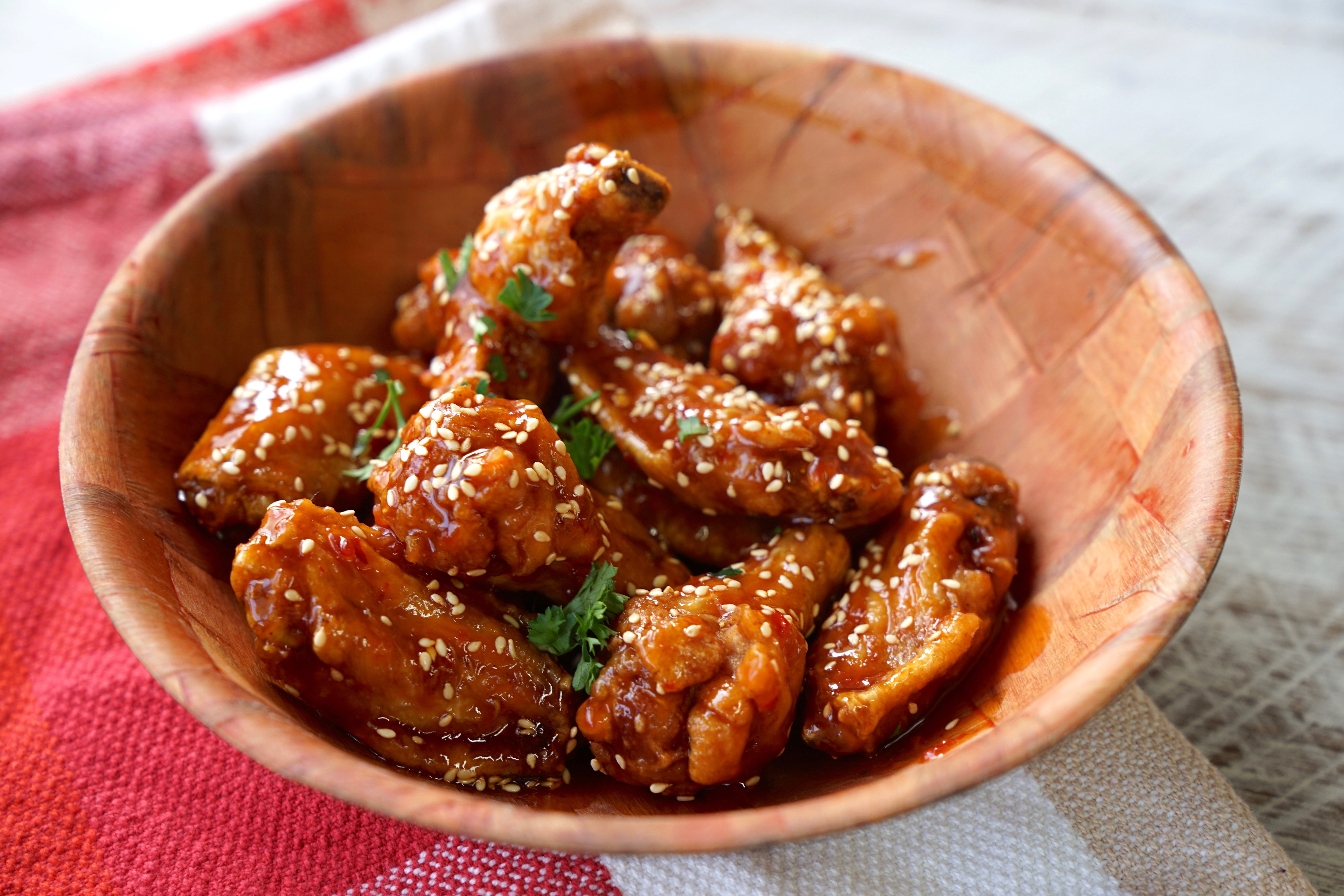 Order 8 Piece Wing Ding  food online from Big Moe store, Dearborn on bringmethat.com