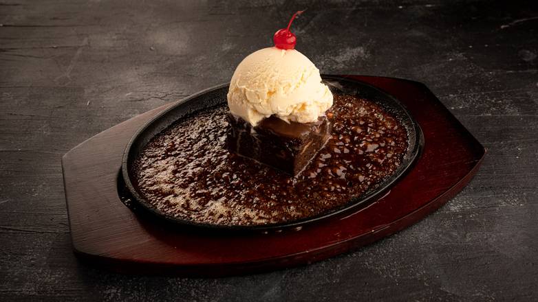 Order Sizzling Chocolate Brownie! food online from Paradise Biryani Pointe store, Dearborn on bringmethat.com