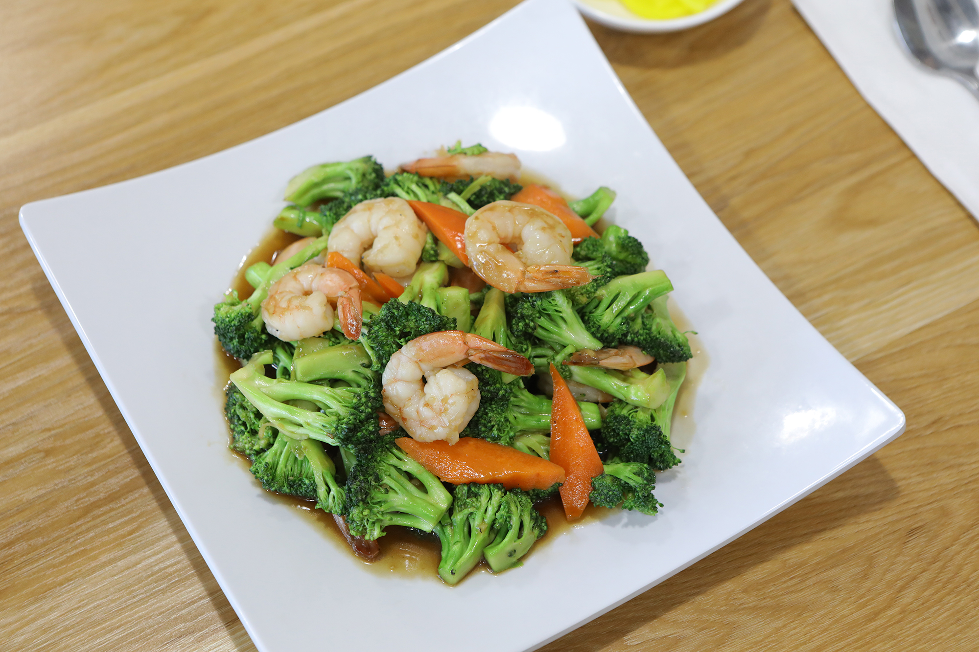 Order D6. Broccoli Shrimp 브로콜리 새우 food online from Kyodong Noodle store, Gardena on bringmethat.com
