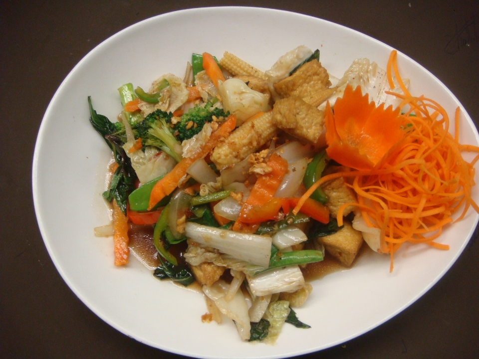 Order R7. Thai Medley Garden-(Dinner) -3PD food online from Chaang Thai Restaurant store, Morgantown on bringmethat.com