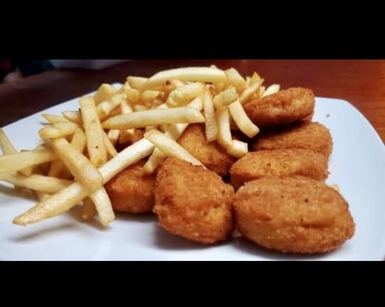 Order Chicken Nuggets And Fries food online from Los Juniors Mariscos store, Gilroy on bringmethat.com