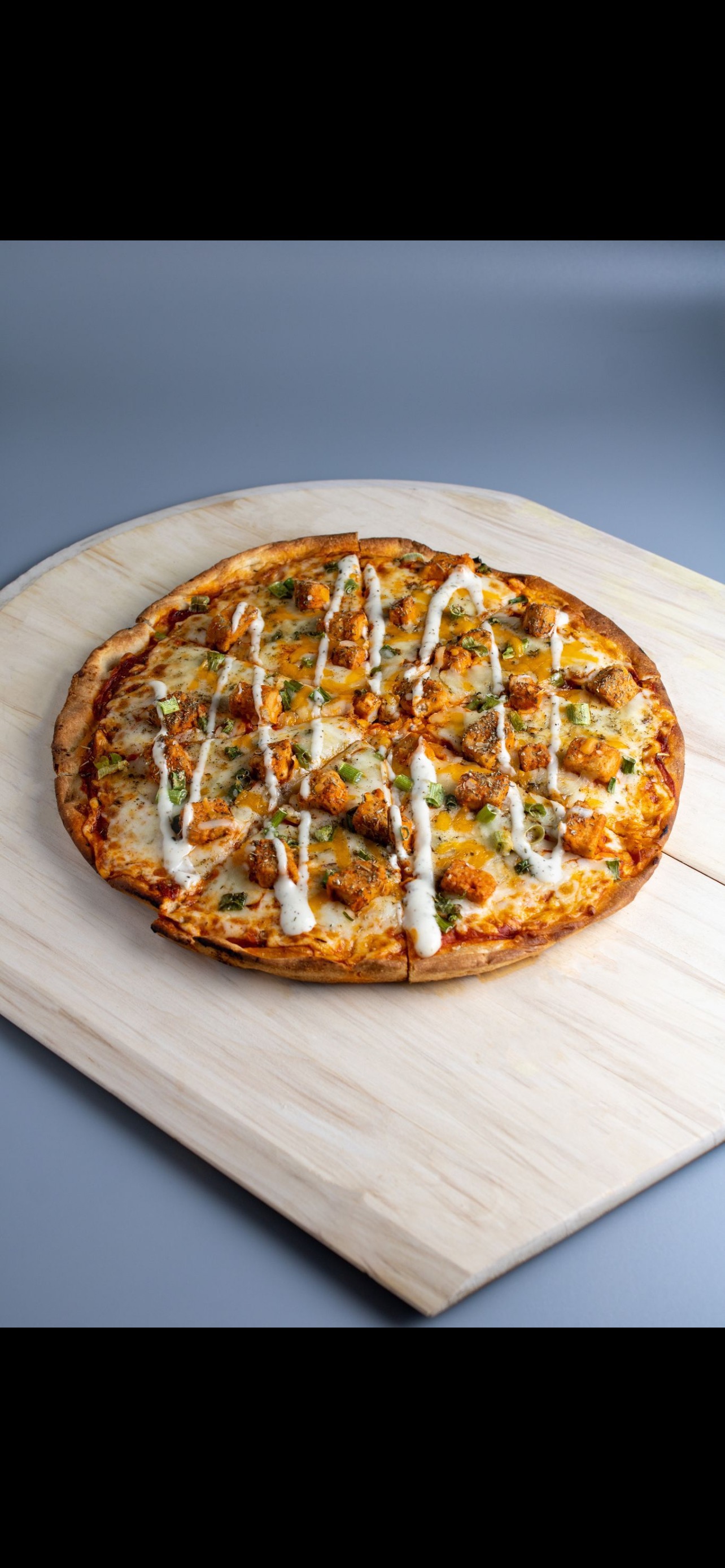 Order Bang'n Buffalo Chick'N Pizza food online from Hydepark store, Chicago on bringmethat.com