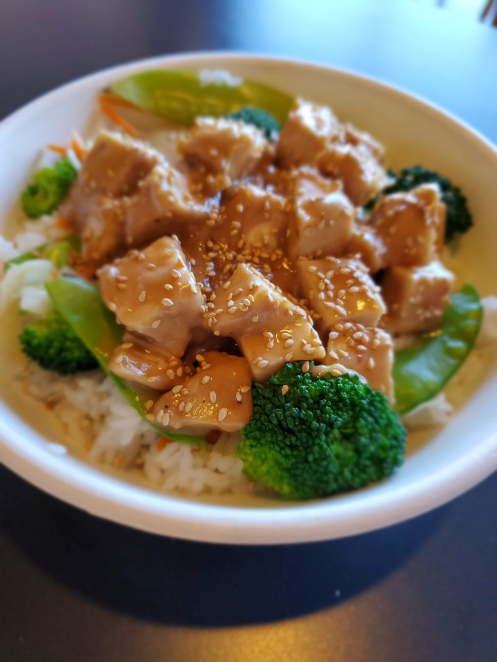 Order Peanut Chicken food online from Yoshi Japanese Grill store, Murray on bringmethat.com