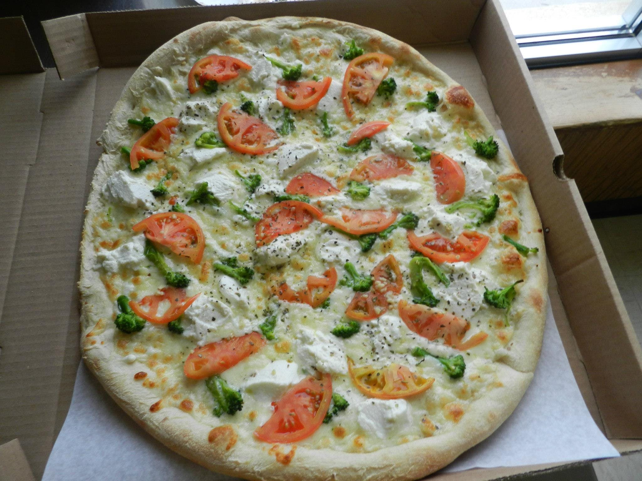Order White Pizza - Small 12'' (Serves 1-2) food online from Brothers Pizza store, McSherrystown on bringmethat.com