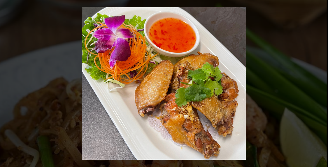 Order 8. Fried Chicken Wings food online from Thonglor Thai Bistro store, San Mateo on bringmethat.com