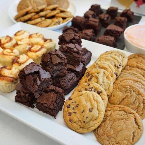 Order Medium Party Tray food online from Cinnaholic store, Naperville on bringmethat.com