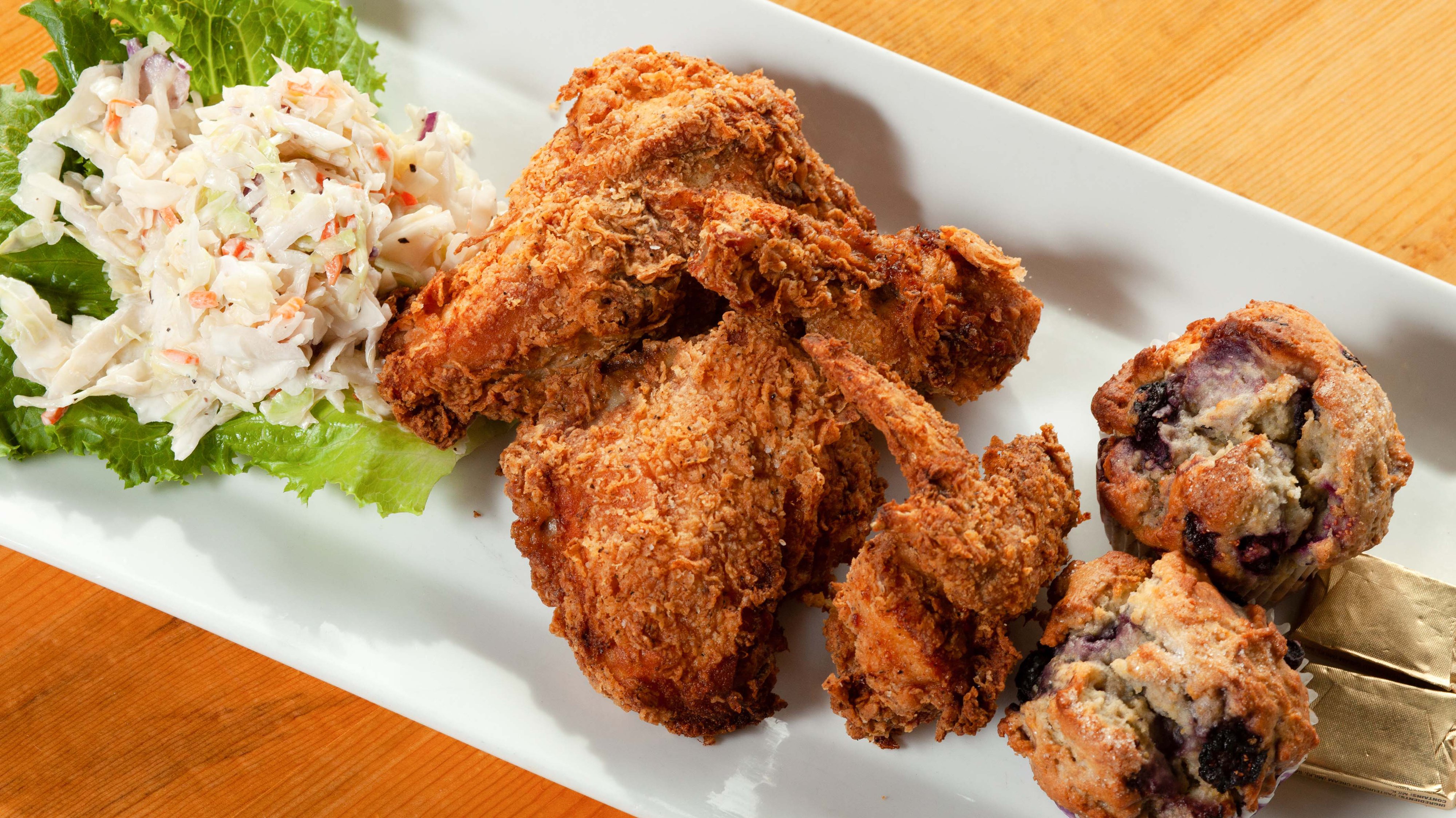 Order Al's Fried Chicken Plate food online from 2 Penguins Tap And Grill store, Centennial on bringmethat.com