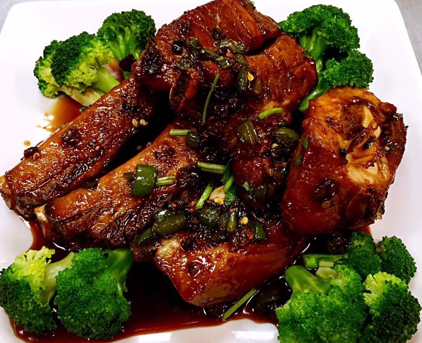 Order P4. Honey Spicy Spare Ribs food online from Yuan Mei - Mobile store, Mobile on bringmethat.com