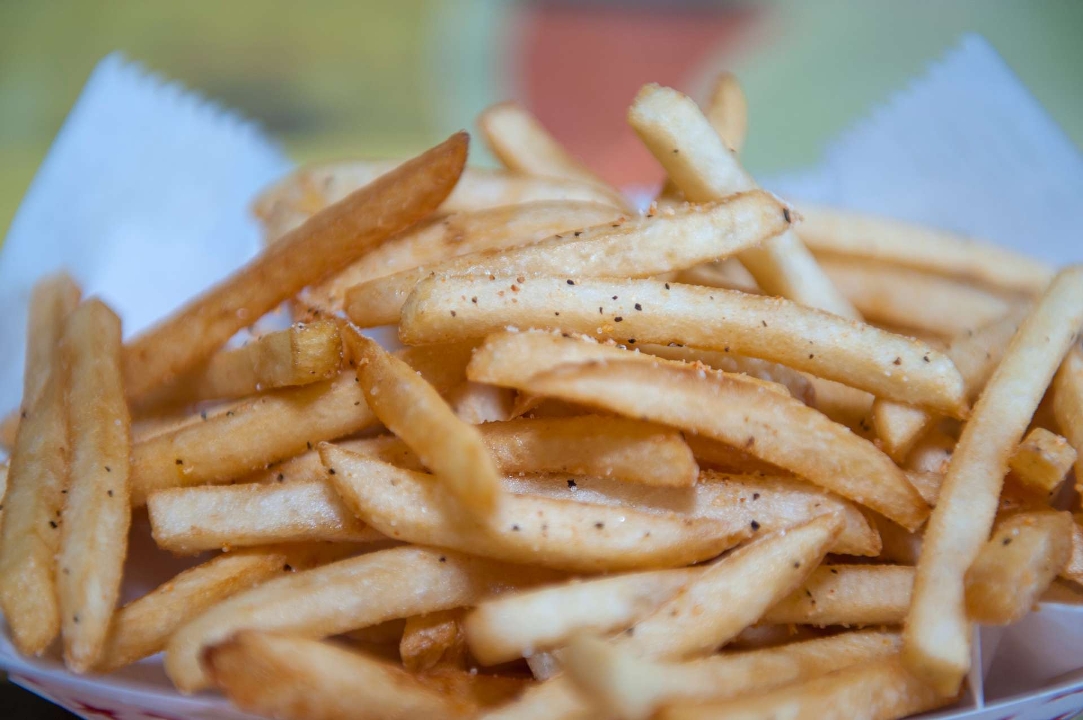 Order Fries (M) food online from 7 Spice Cajun Seafood store, Missouri City on bringmethat.com