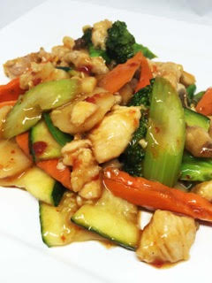 Order 15. Chicken with Vegetable Lunch food online from VIP Chinese Restaurant store, Los Angeles on bringmethat.com