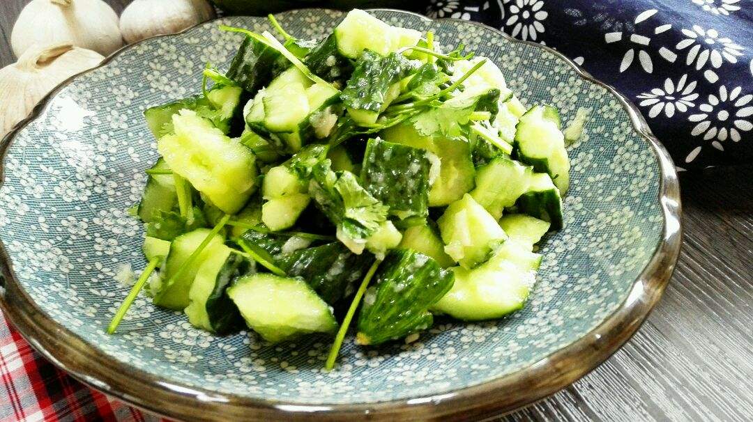 Order Sliced Cucumber with Garlic Sauce food online from Sichuan Fortune House store, Pleasant Hill on bringmethat.com