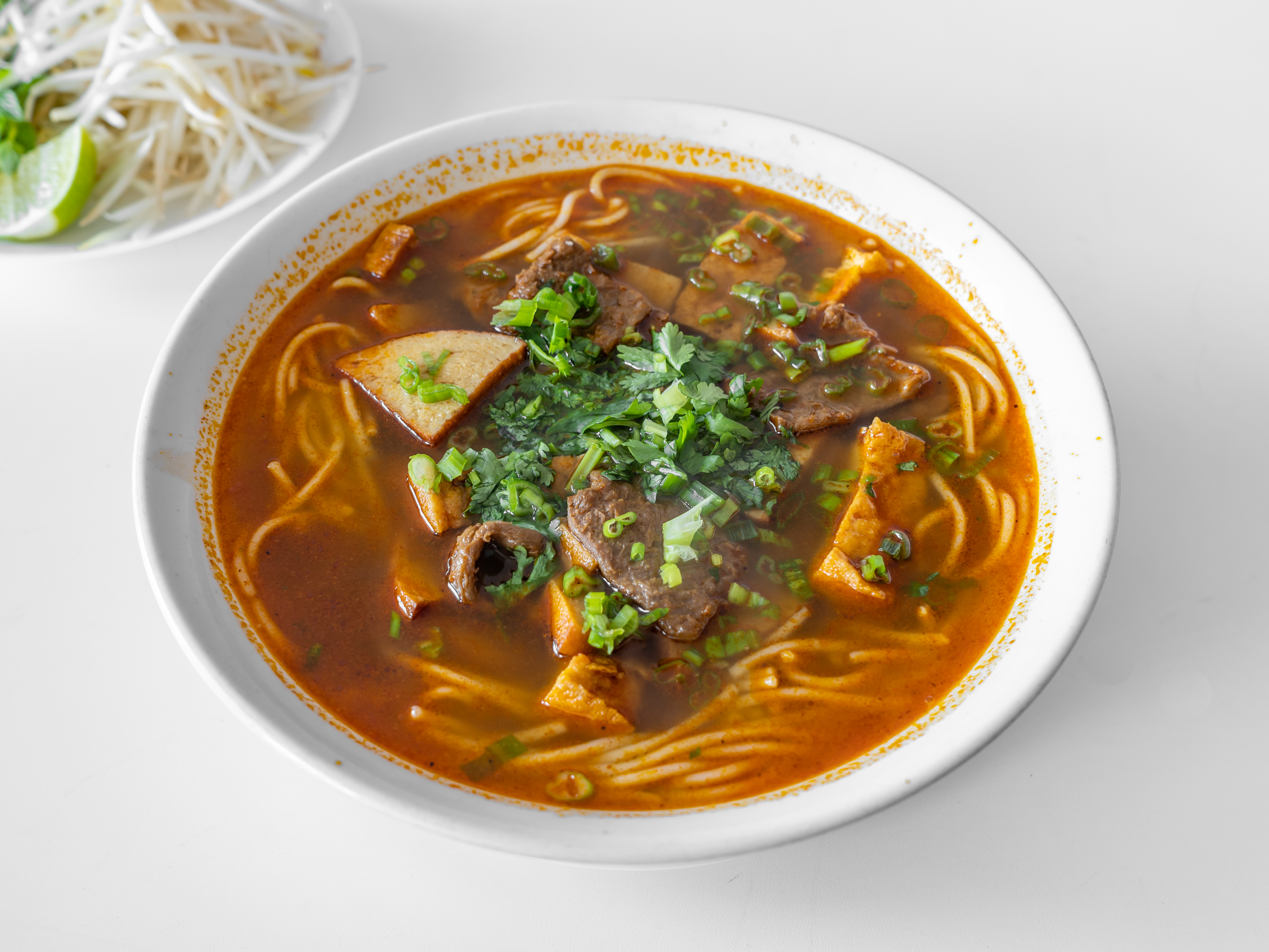Order 21. Royal Noodle (Bun Hue) food online from Loving Hut Vegan Express store, San Diego on bringmethat.com
