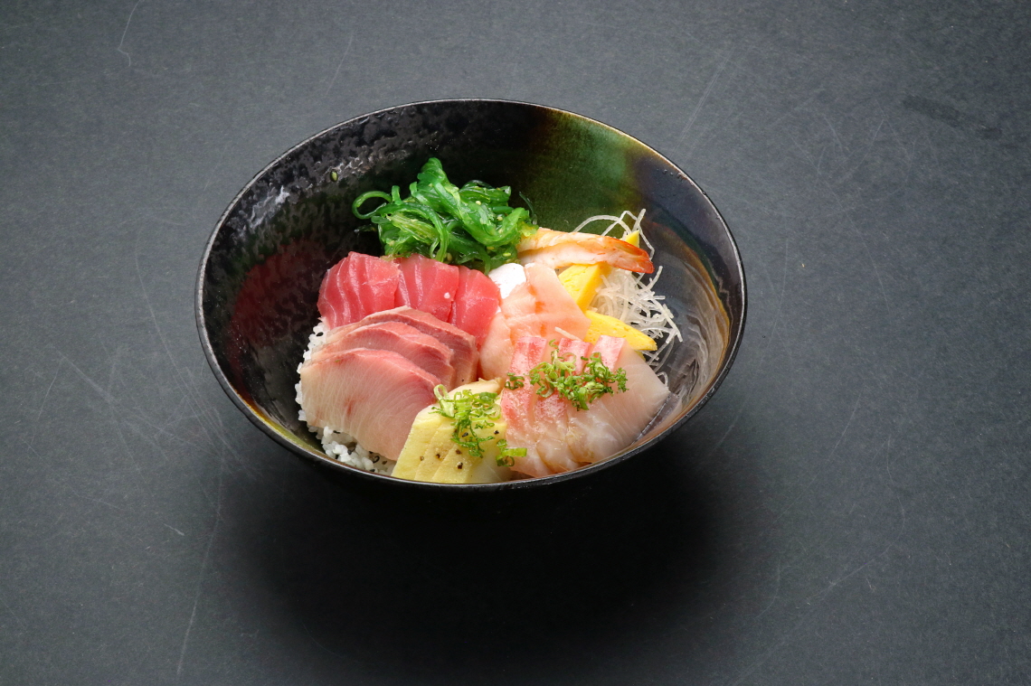 Order Chirasi food online from Hikari Sushi & Grill store, Frisco on bringmethat.com
