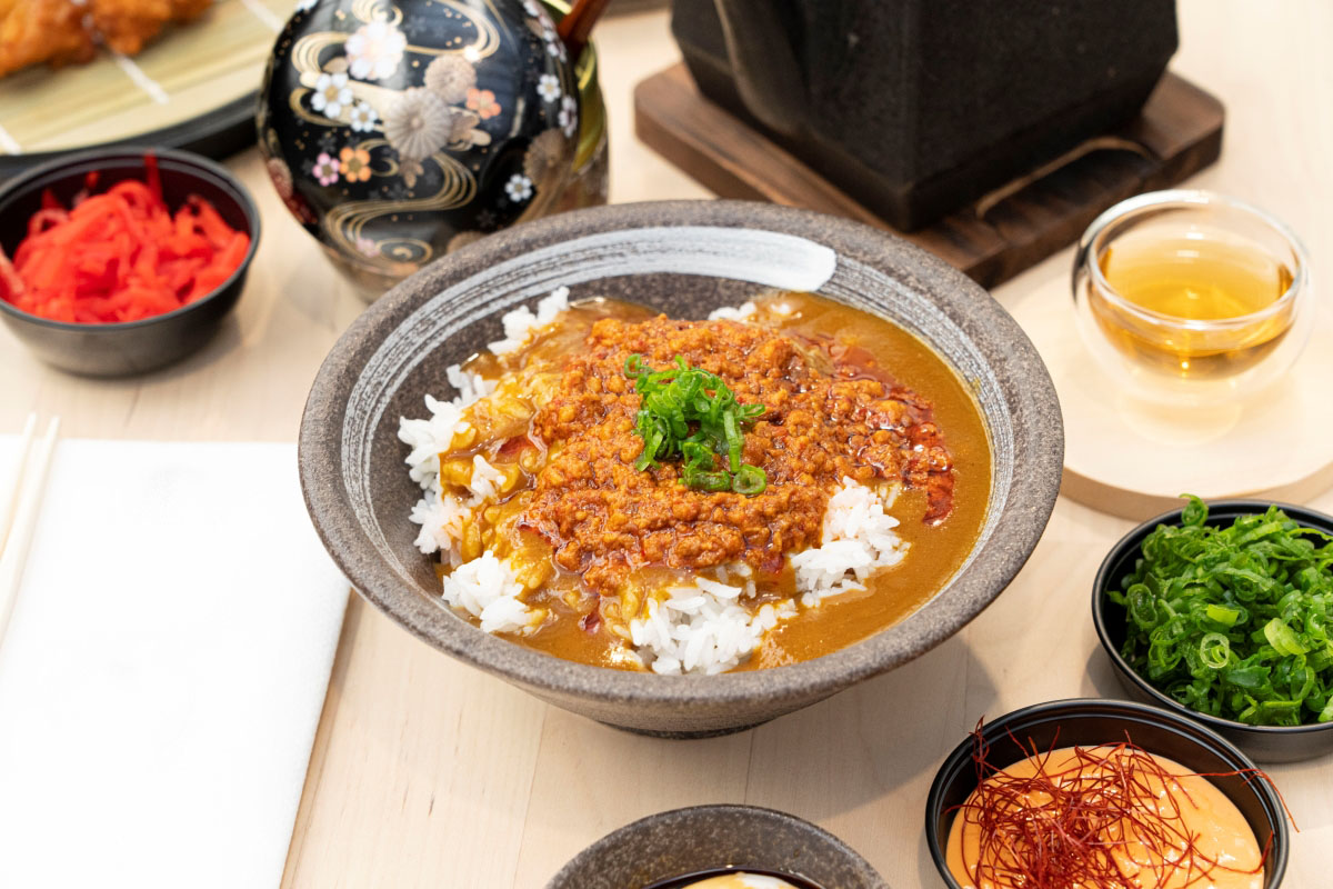 Order Curry Spicy Pork Rice 辛辣豚咖哩丼蓋飯 food online from $6 Dollar Bowl Shop store, San Francisco on bringmethat.com
