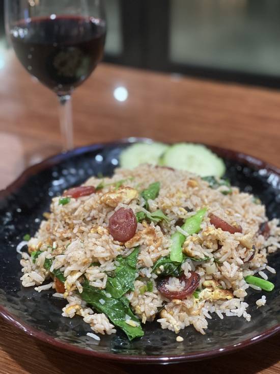 Order 33. Fried Rice with Chinese Sausage food online from Khao Yai Thai Kitchen store, Beaverton on bringmethat.com