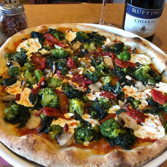 Order Vegetarian Pizzetta food online from Mama Theresa Pizzeria Restaurant store, Westbury on bringmethat.com
