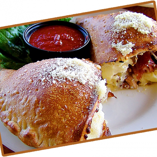 Order Traditional Calzone food online from Oggi Sports | Brewhouse | Pizza store, Santa Clarita on bringmethat.com
