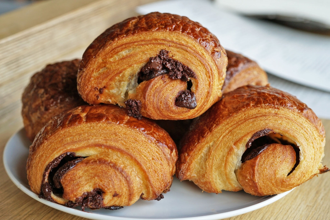 Order Chocolate Croissant food online from Huckleberry Caf紬ホゥ & Bakery store, Santa Monica on bringmethat.com
