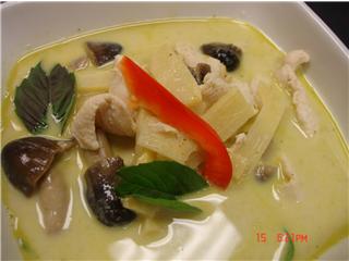 Order 24. Green Curry  food online from My Thai Place Restaurant store, Brambleton on bringmethat.com