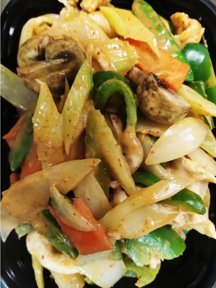 Order Chicken Red Curry food online from Chang's Chinese Restaurant store, Tuscaloosa on bringmethat.com