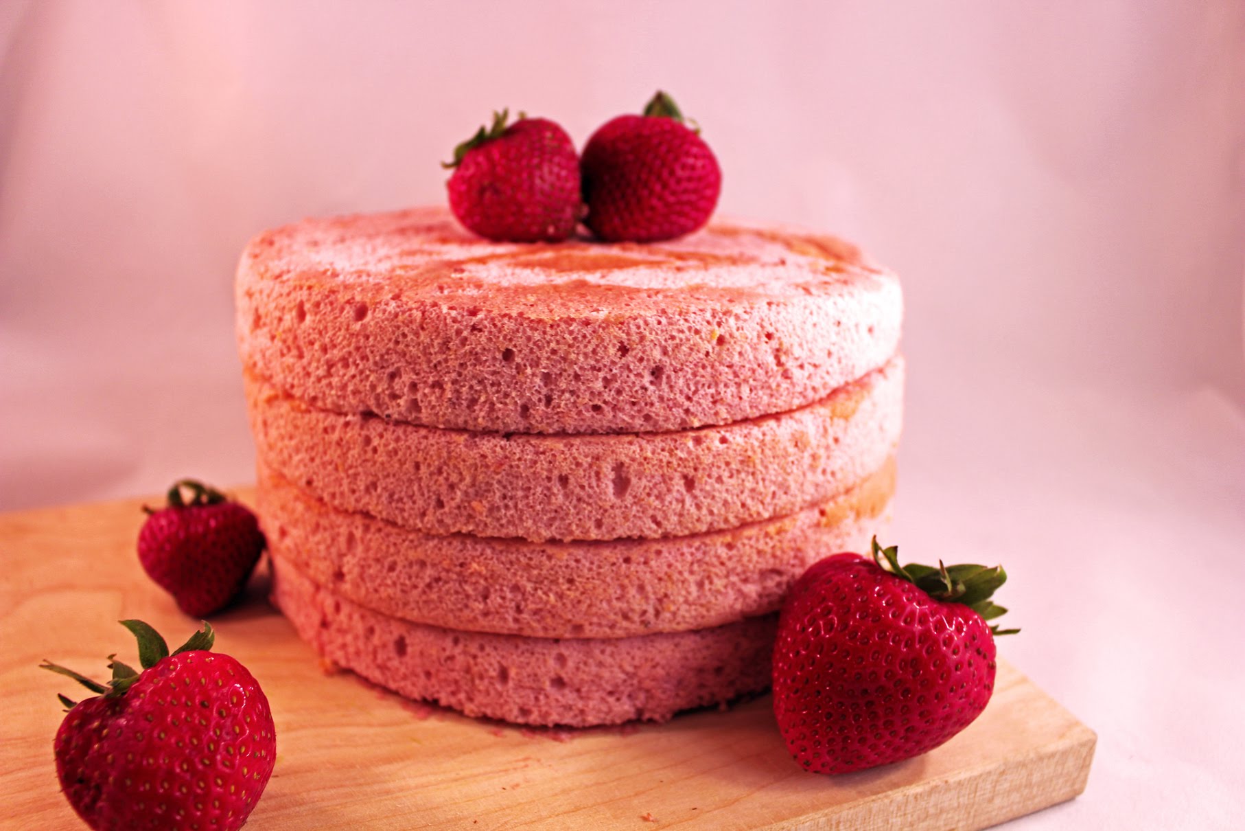 Order Strawberry Cake food online from Temi's Cakery store, Woodstock on bringmethat.com