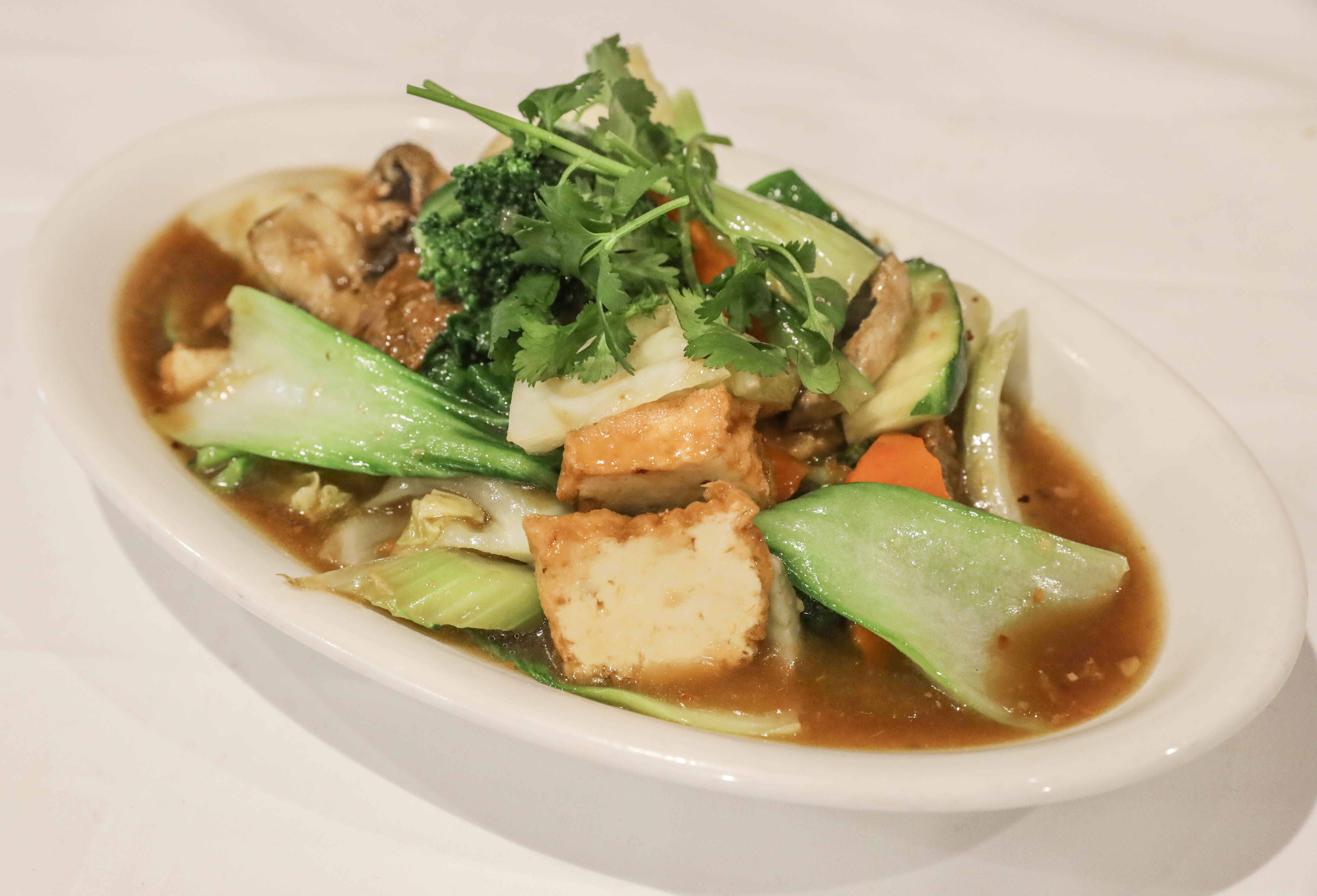 Order N22. Crispy Chowfun food online from Eathai Restaurant store, Pleasanton on bringmethat.com