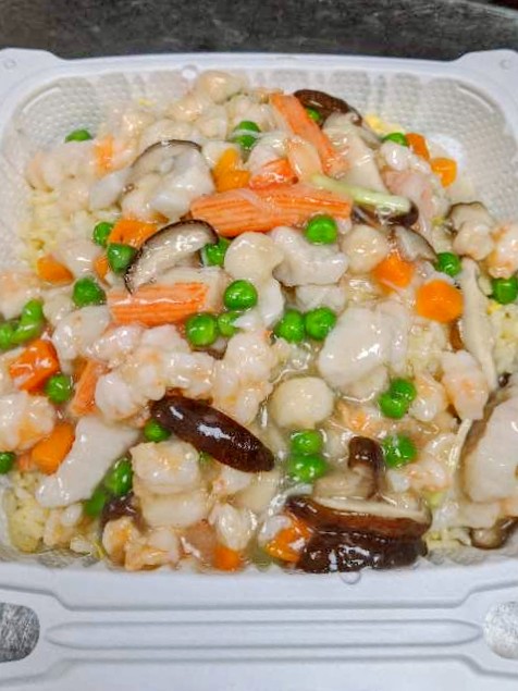 Order 120. Special Seafood Fried Rice food online from Kirin Chinese Restaurant store, Mountain View on bringmethat.com