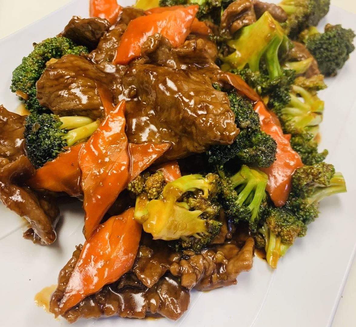 Order 12. Beef with Broccoli food online from Little Chopsticks store, Mission Viejo on bringmethat.com