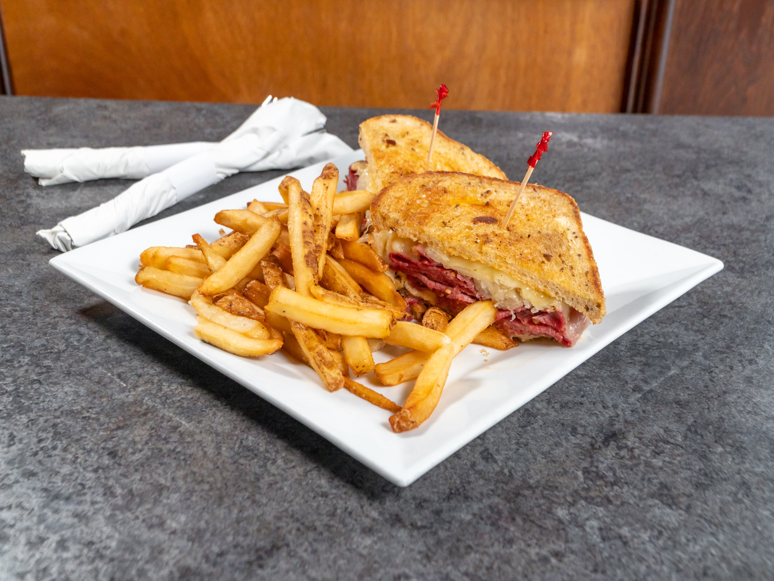 Order Corned Beef Sandwich food online from The Exchange Saloon store, Washington on bringmethat.com